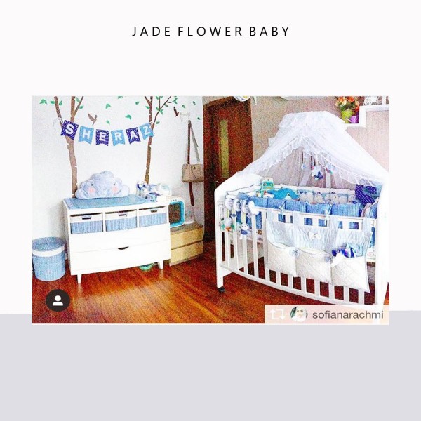 Pretty nursery for @sofianarachmi, with diaper nest, baby bumper set and mosquito netting from Jade Flower Baby
